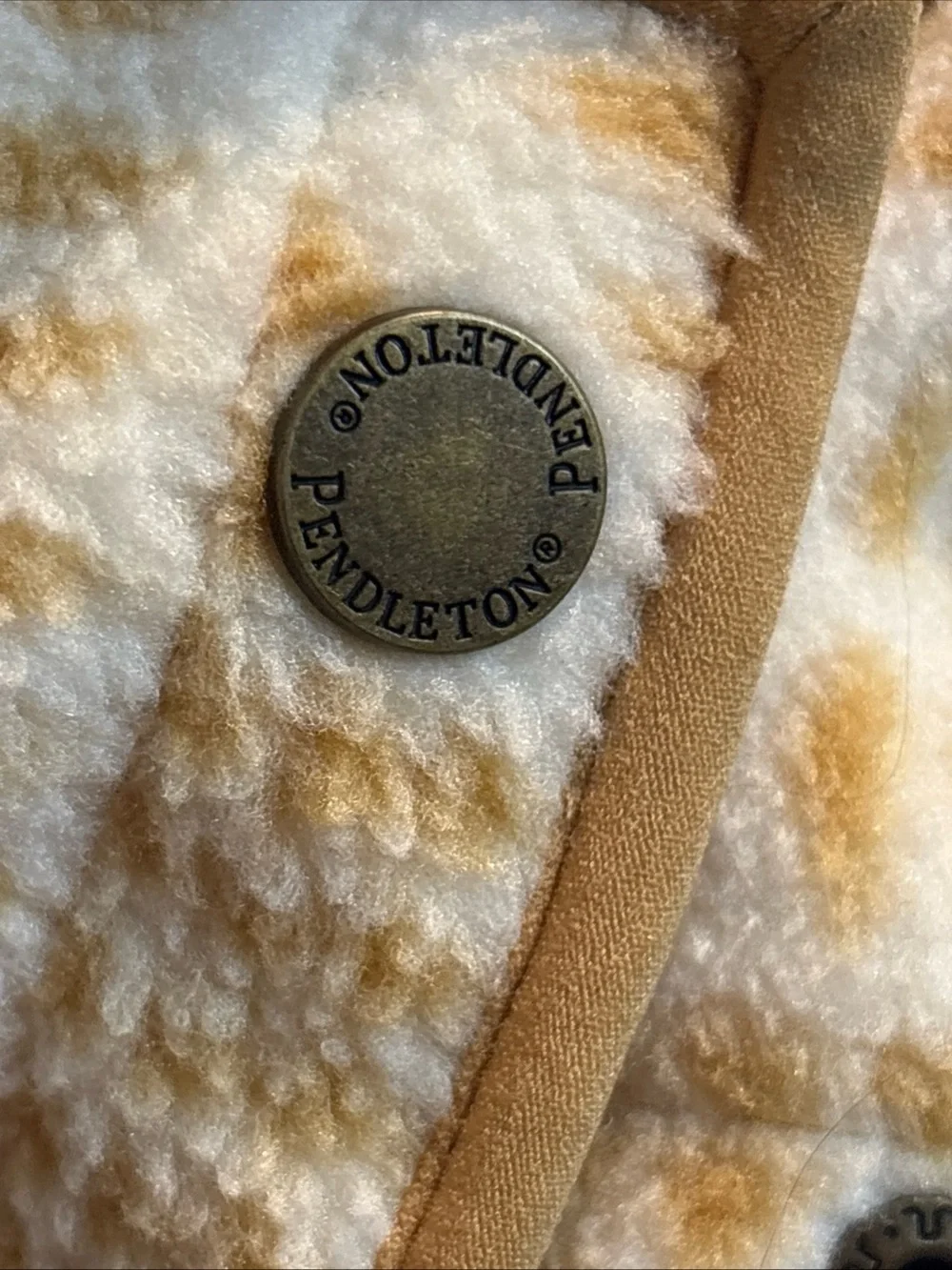 Pendleton Cream & Tan Geometric Teddy Fleece Jacket - Picture 5 of 11